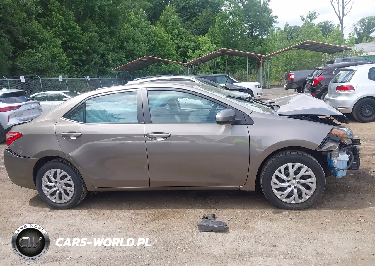 2019 Toyota Corolla Le VIN:2T1BURHE3KC173358 - 13