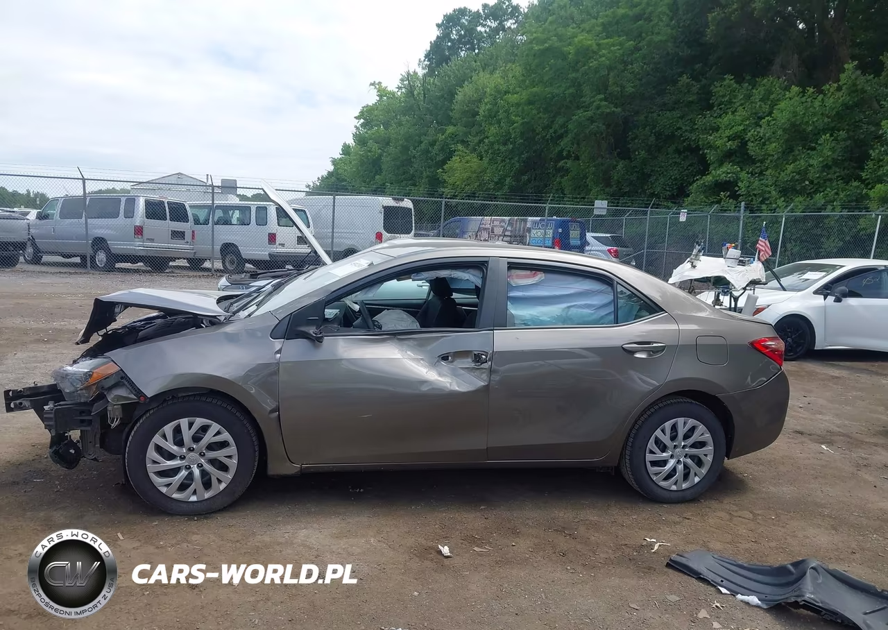 2019 Toyota Corolla Le VIN:2T1BURHE3KC173358 - 14