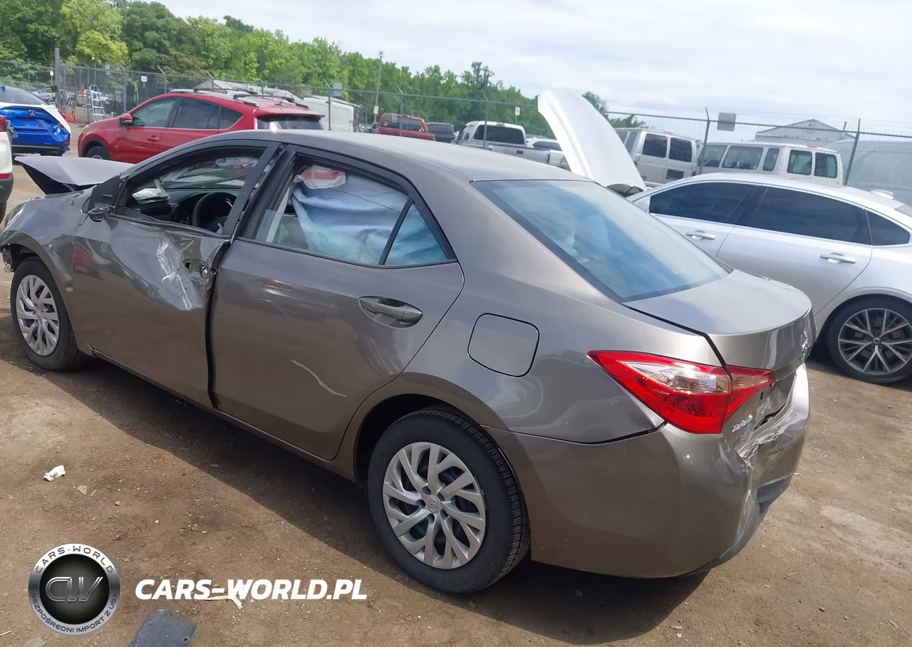 2019 Toyota Corolla Le VIN:2T1BURHE3KC173358 - 3