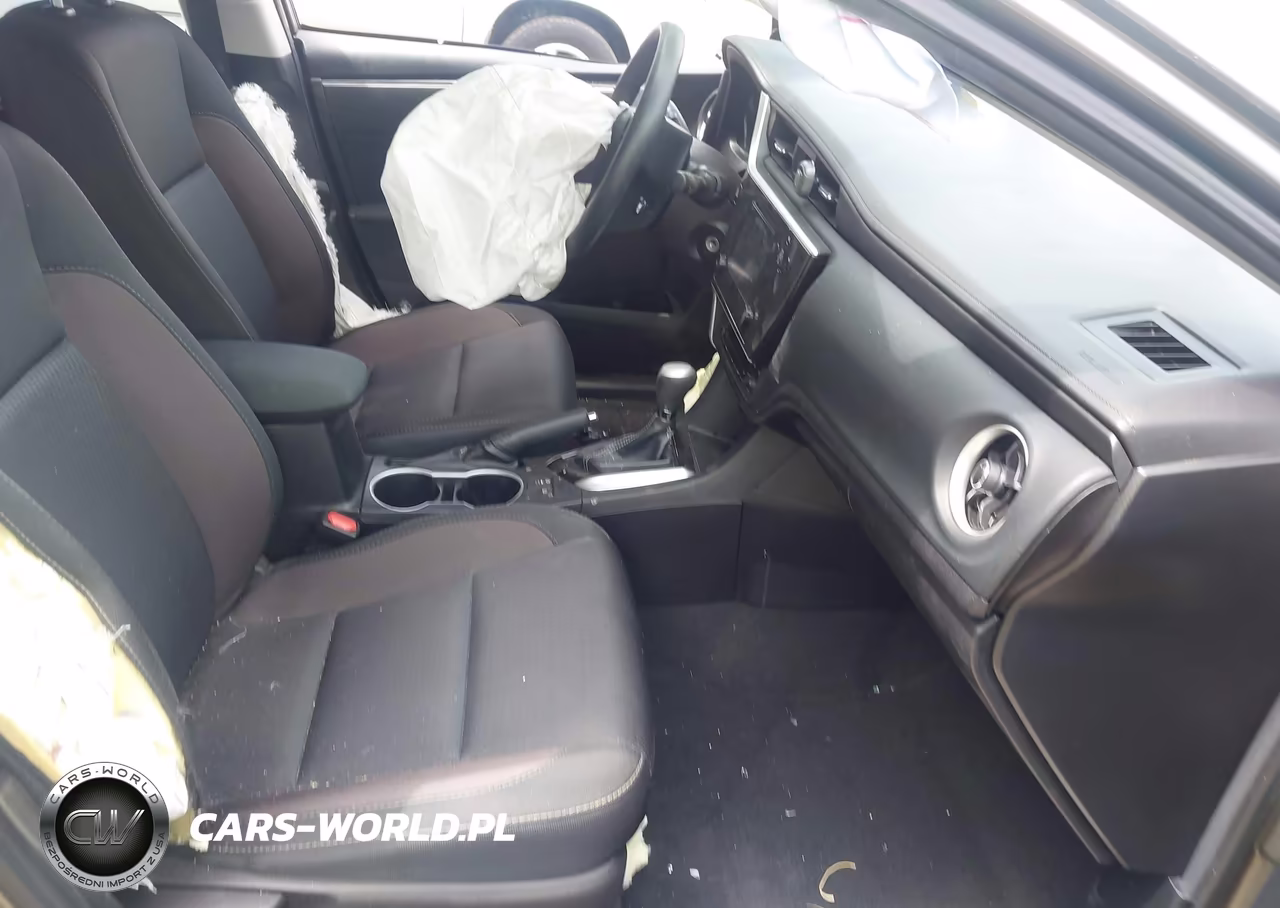 2019 Toyota Corolla Le VIN:2T1BURHE3KC173358 - 5