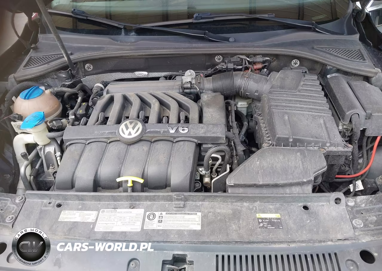 2015 Volkswagen Passat 3.6L V6 Sel Premium VIN:1VWCM7A30FC075076 - 10