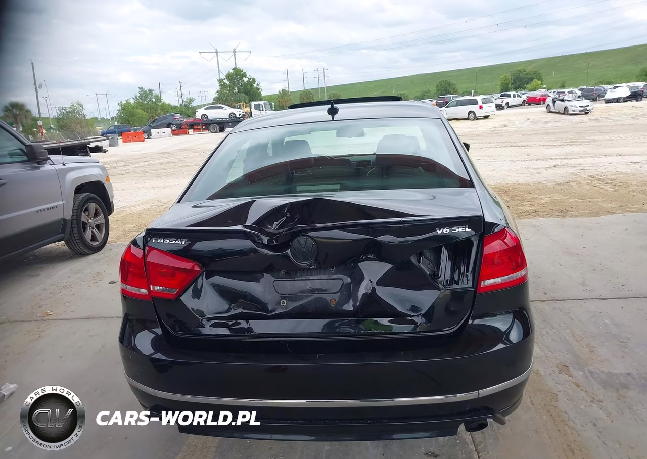 2015 Volkswagen Passat 3.6L V6 Sel Premium VIN:1VWCM7A30FC075076 - 17