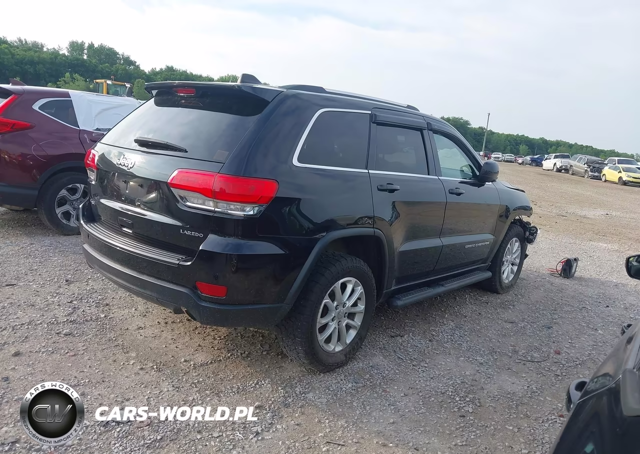 2015 Jeep Grand Cherokee Laredo VIN:1C4RJFAG8FC903071 - 4