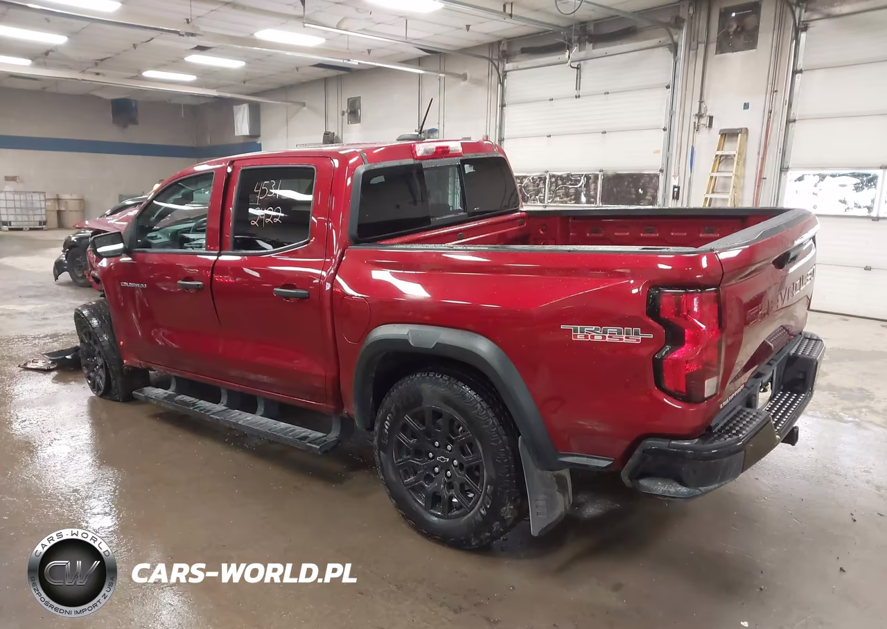 2024 Chevrolet Colorado 4Wd Trail Boss VIN:1GCPTEEKXR1133353 - 3