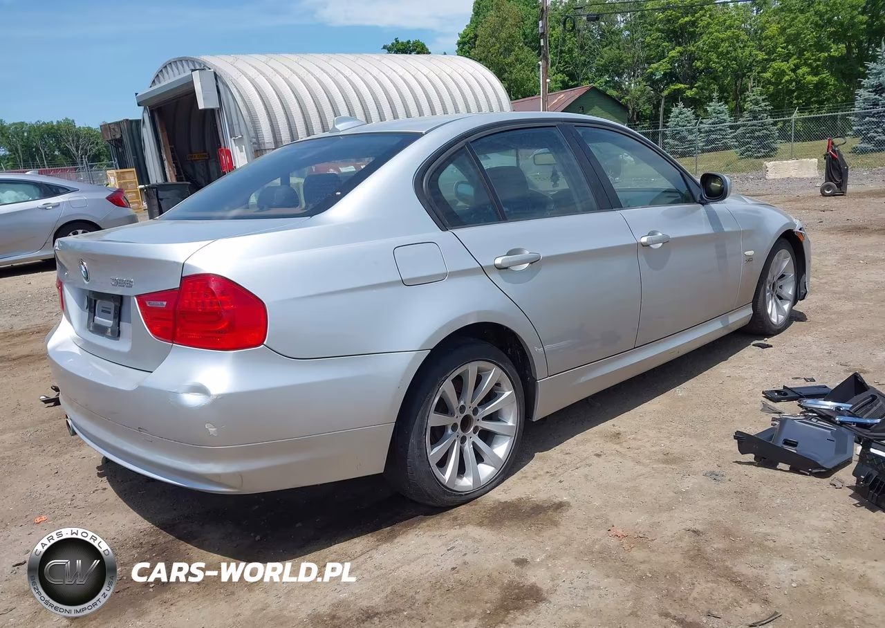 2011 BMW 328I xDrive VIN:WBAPK7G53BNN86909 - 4