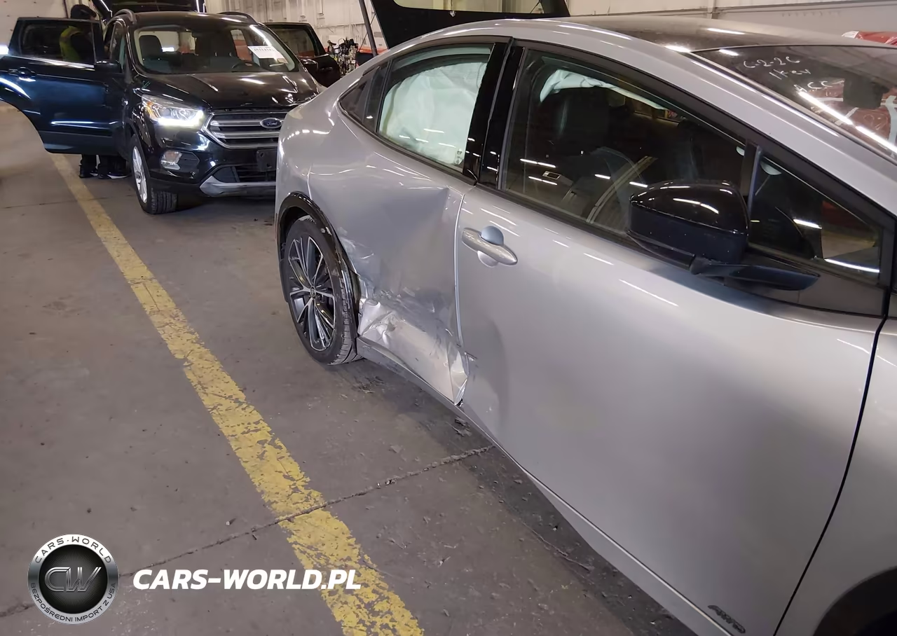 2025 Toyota Prius Xle Awd-E VIN:JTDADABU2S3030763 - 6