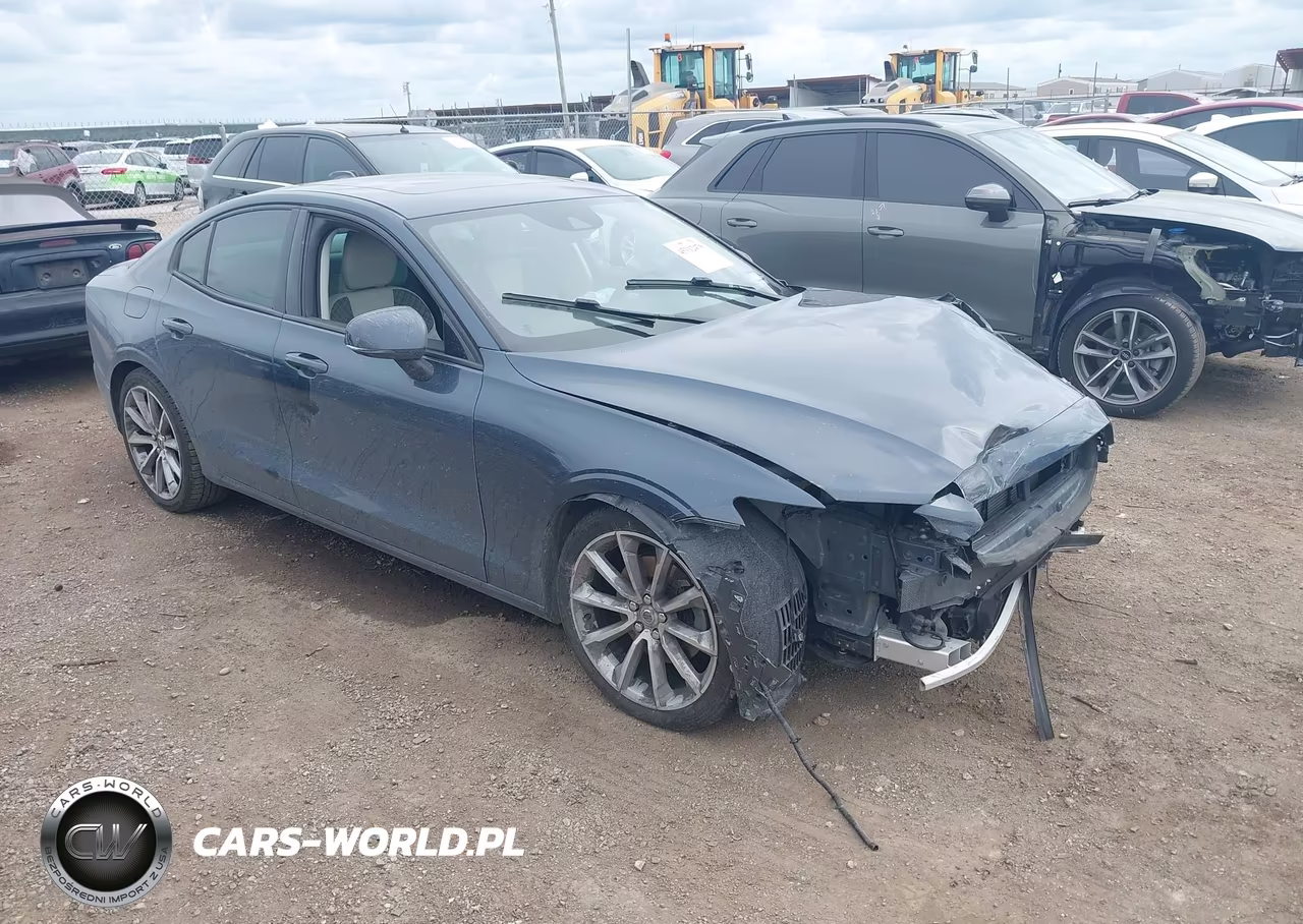 2021 Volvo S60 T5 Momentum – zdjęcie 1 z 15
