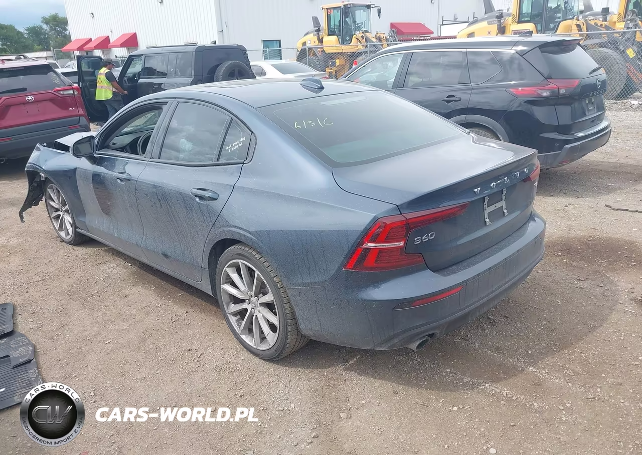 2021 Volvo S60 T5 Momentum VIN:7JR102FK9MG094225 - 3