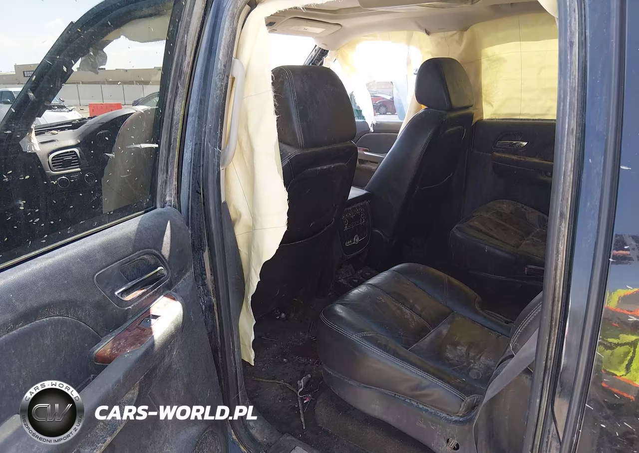 2007 Chevrolet Suburban 1500 Ltz VIN:1GNFK16327J358417 - 8