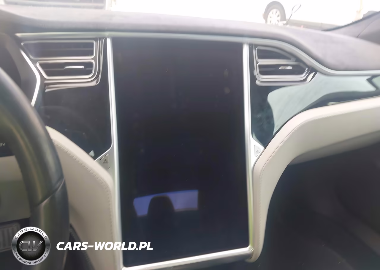 2015 Tesla Model S VIN:5YJSA1S28FF086422 - 17