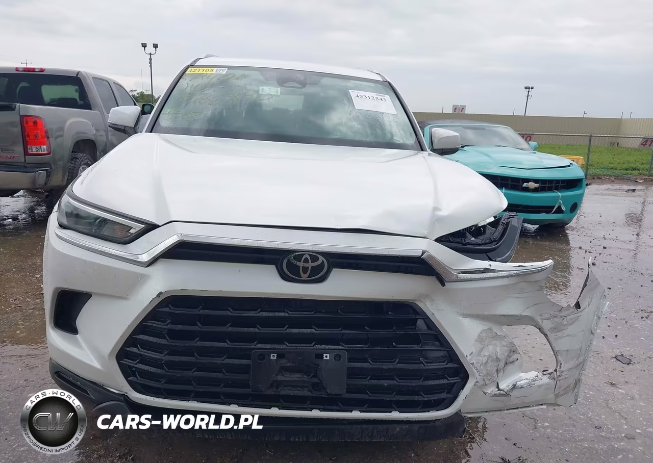 2025 Toyota Grand Highlander Xle VIN:5TDAAAB52SS087688 - 12