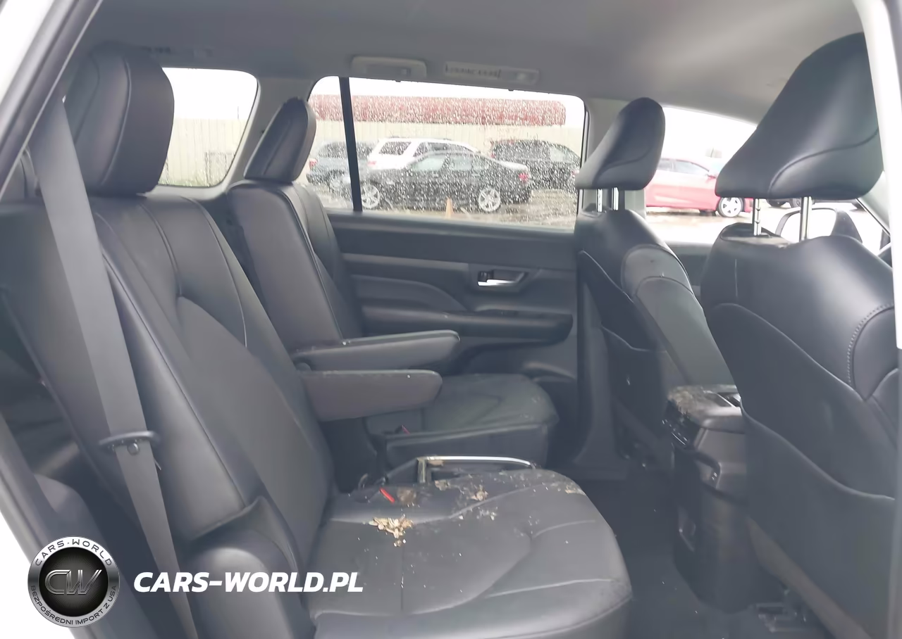 2025 Toyota Grand Highlander Xle VIN:5TDAAAB52SS087688 - 8
