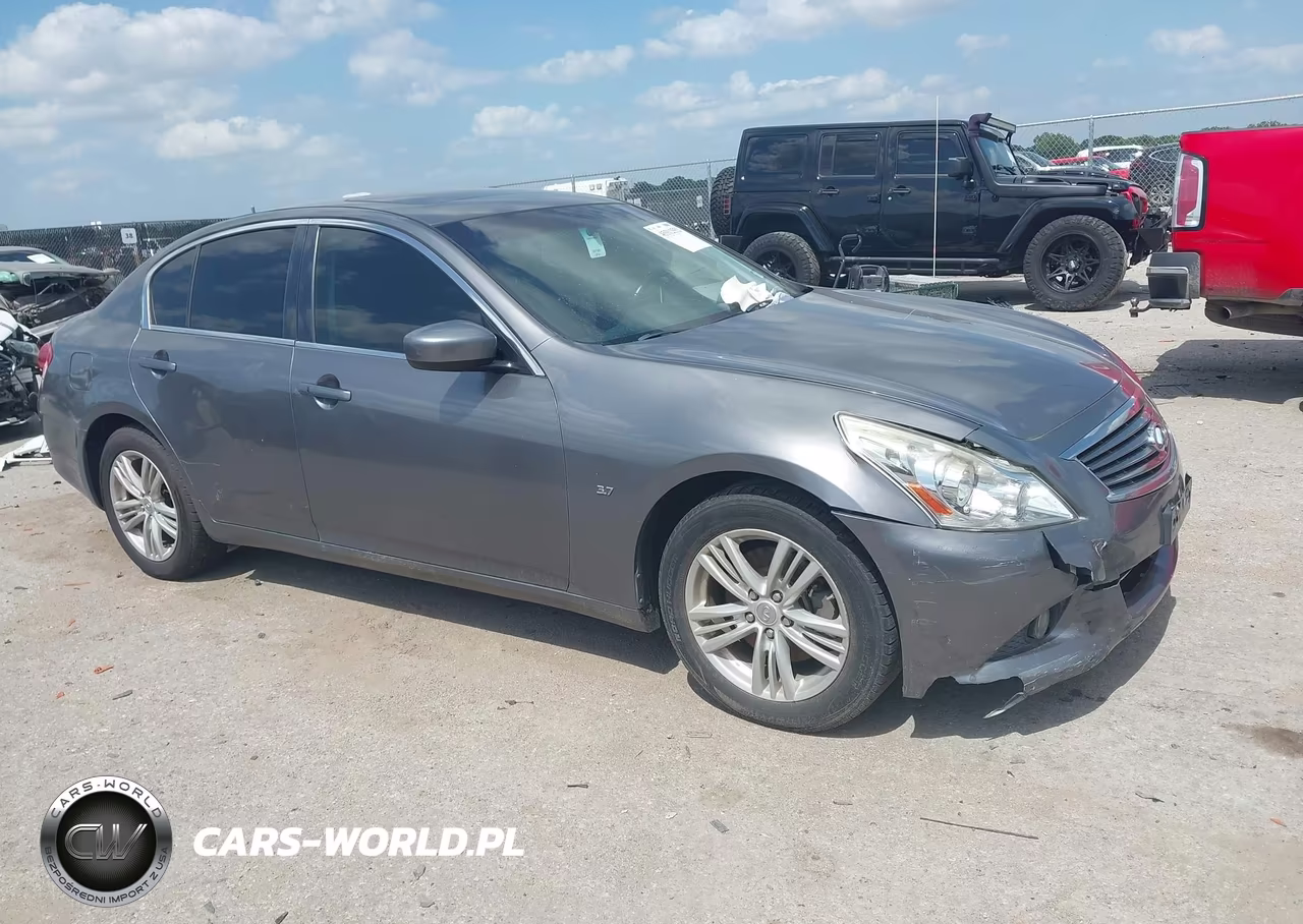 2015 Infiniti Q40