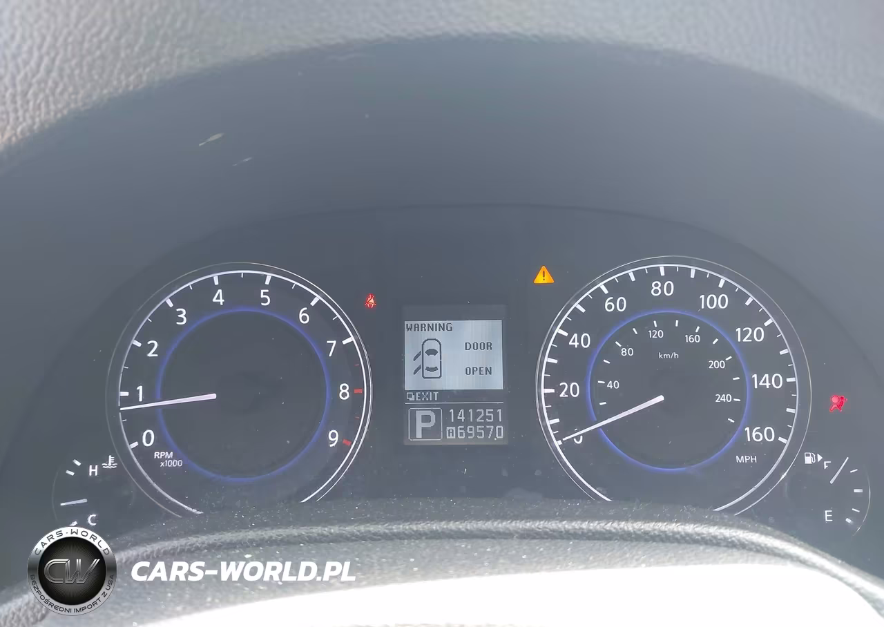 2015 Infiniti Q40 VIN:JN1CV6AR3FM524004 - 7