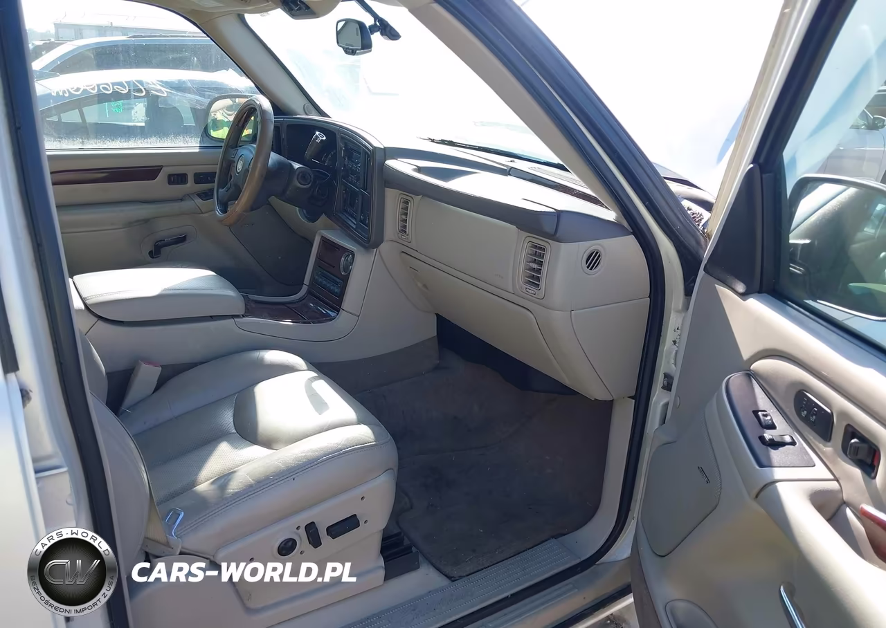 2005 Cadillac Escalade Standard VIN:1GYEK63NX5R115552 - 5