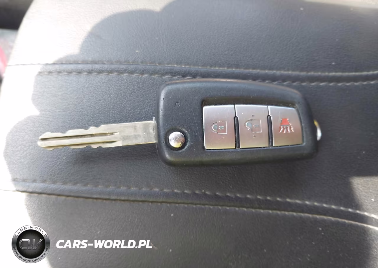 2019 Nissan Rogue S VIN:5N1AT2MT0KC814111 - 11