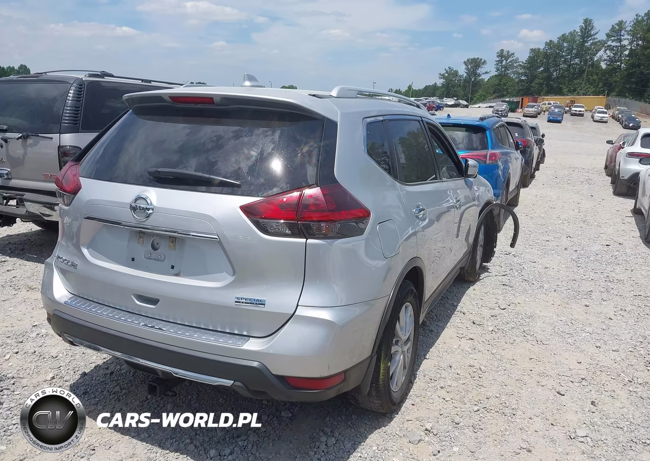 2019 Nissan Rogue S VIN:5N1AT2MT0KC814111 - 4