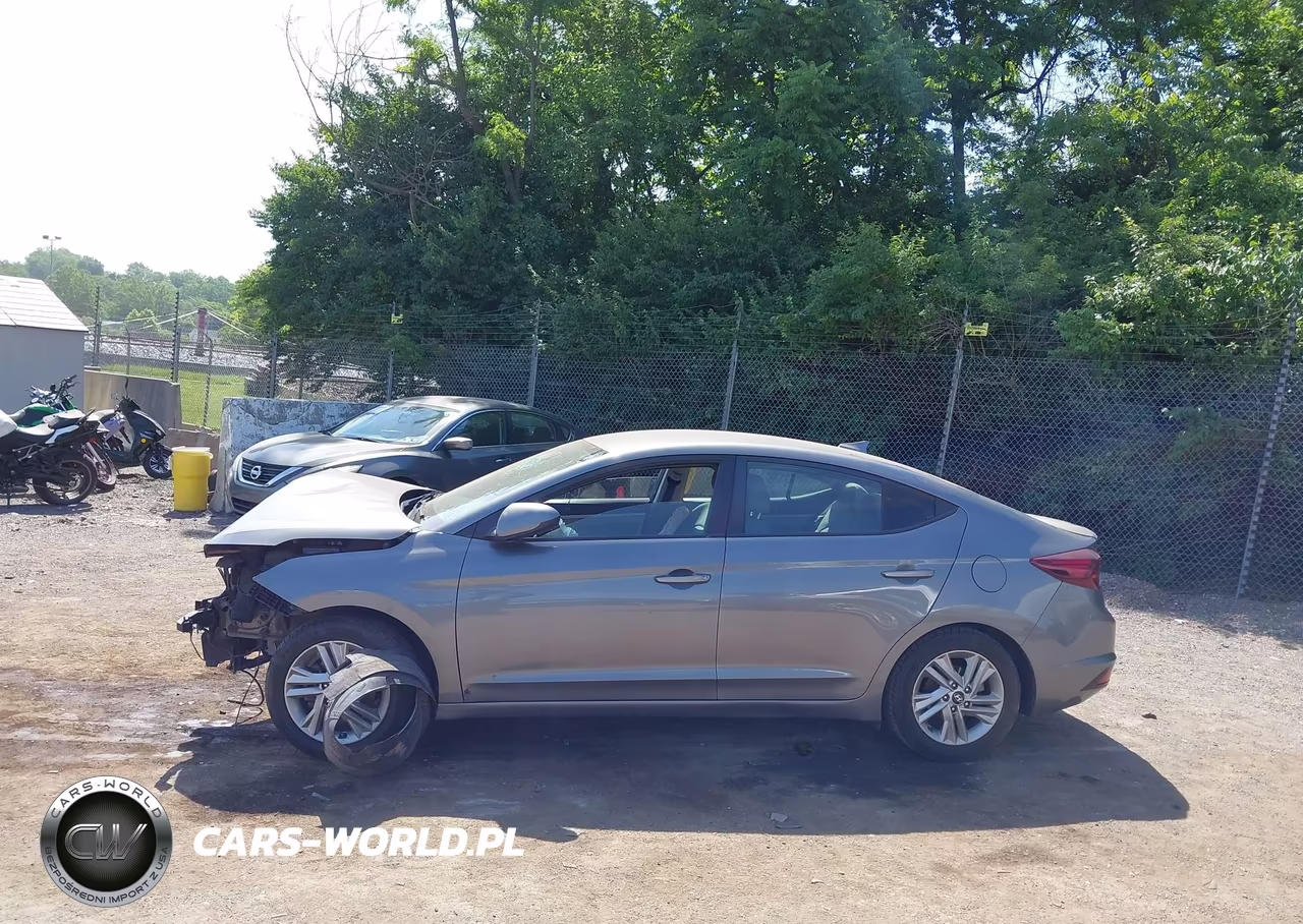2019 Hyundai Elantra Sel VIN:5NPD84LF8KH403702 - 13