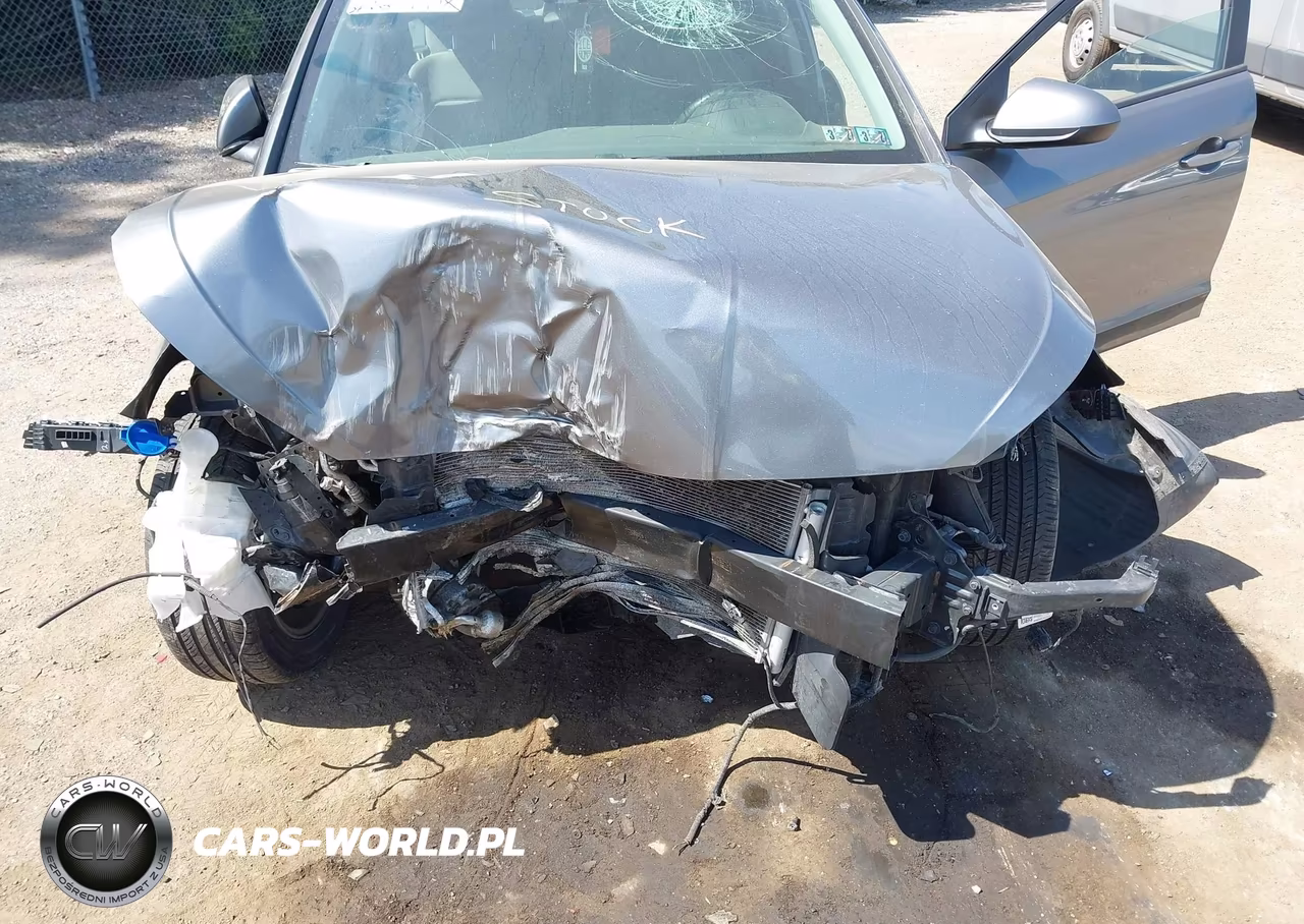 2019 Hyundai Elantra Sel VIN:5NPD84LF8KH403702 - 16