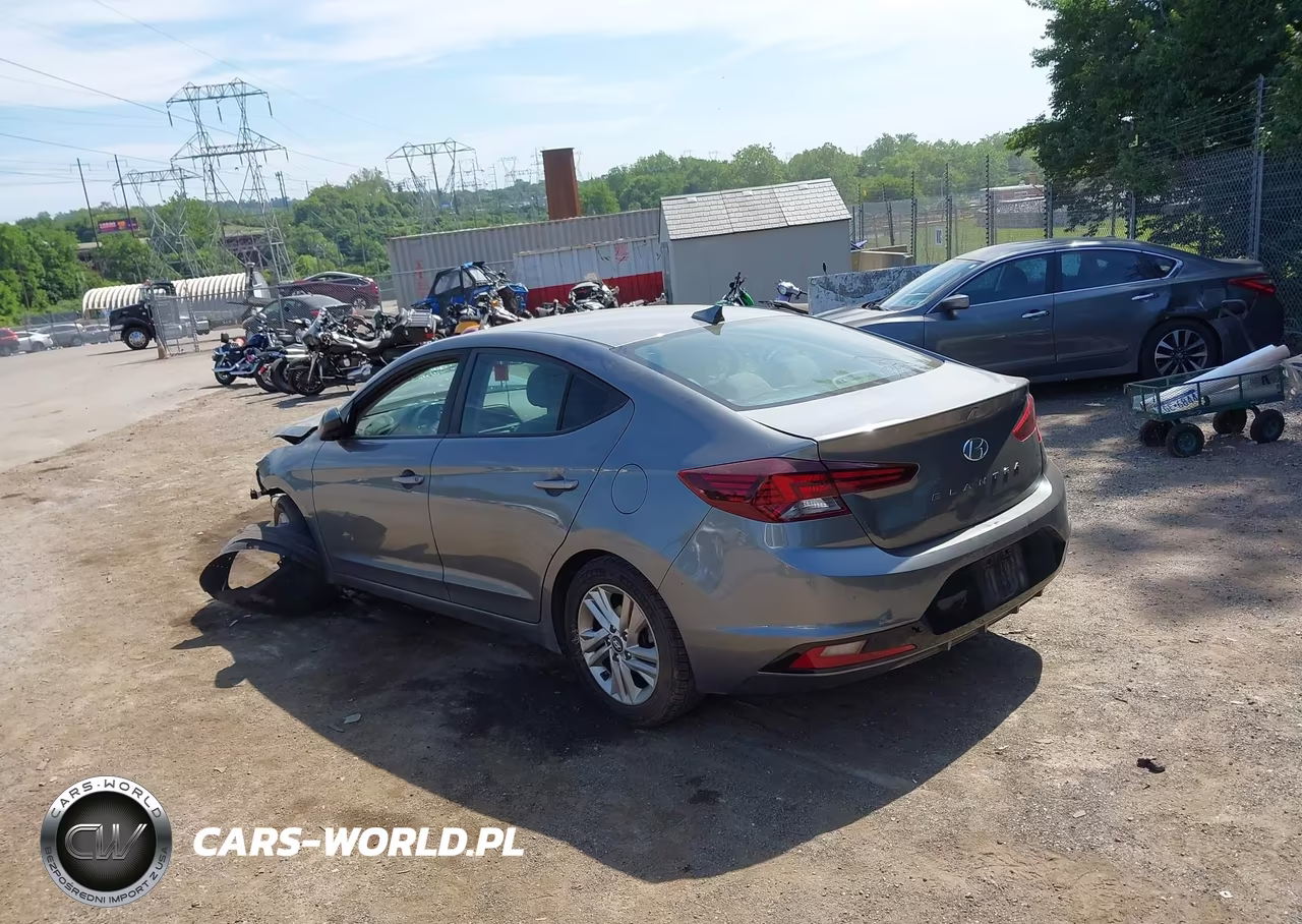 2019 Hyundai Elantra Sel VIN:5NPD84LF8KH403702 - 3