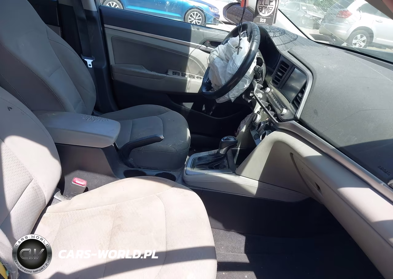 2019 Hyundai Elantra Sel VIN:5NPD84LF8KH403702 - 5