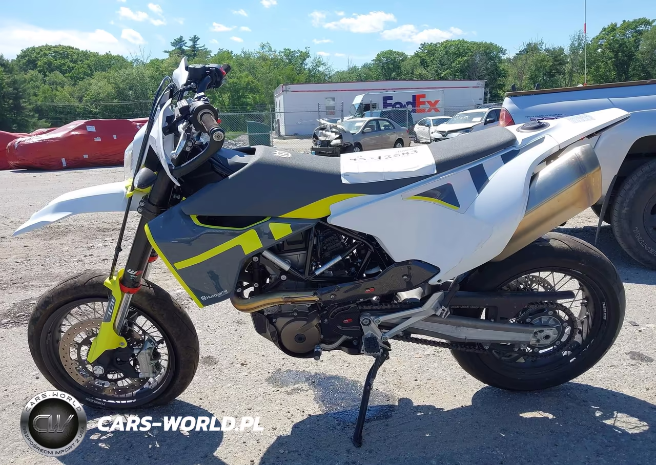 2022 Husqvarna Supermoto 701 VIN:VBKUSV404NM739910 - 13