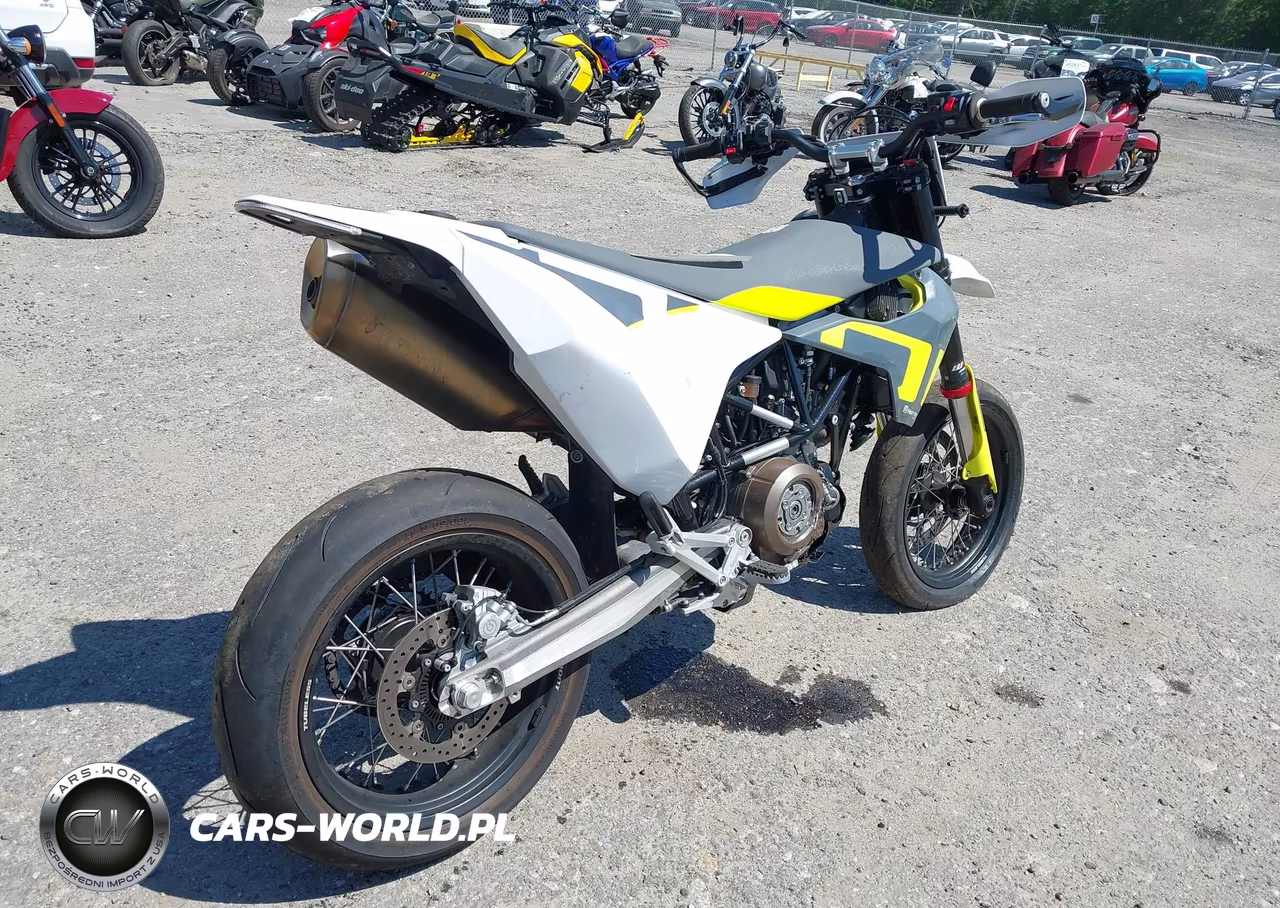 2022 Husqvarna Supermoto 701 VIN:VBKUSV404NM739910 - 4