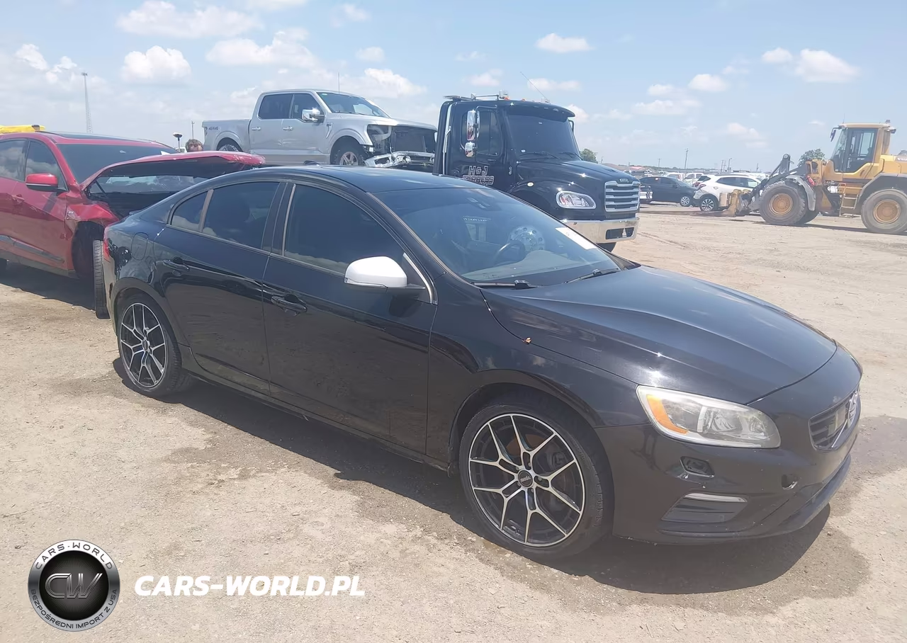 2017 Volvo S60 T6 R-Design Platinum