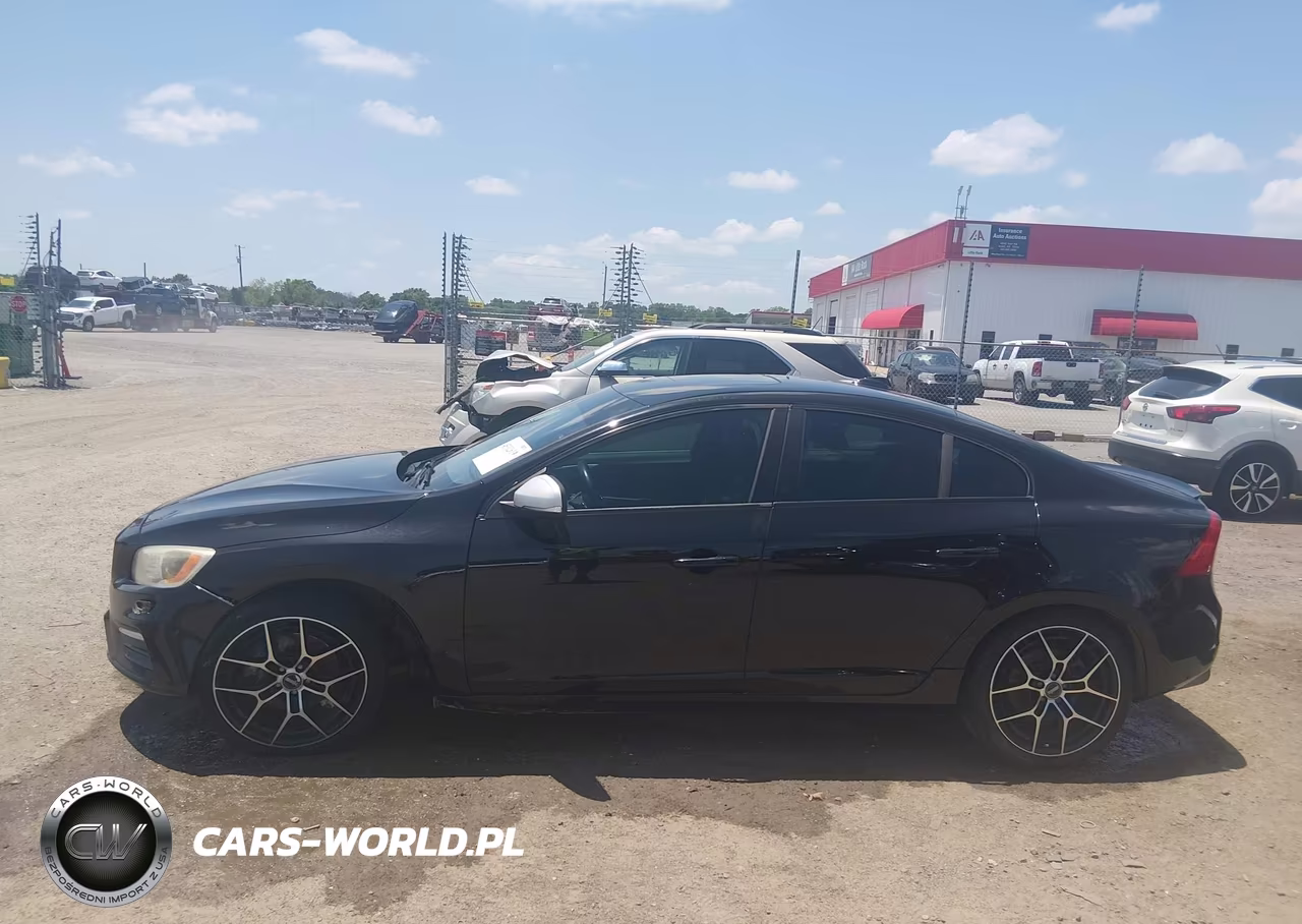 2017 Volvo S60 T6 R-Design Platinum VIN:YV149MTSXH2438627 - 14