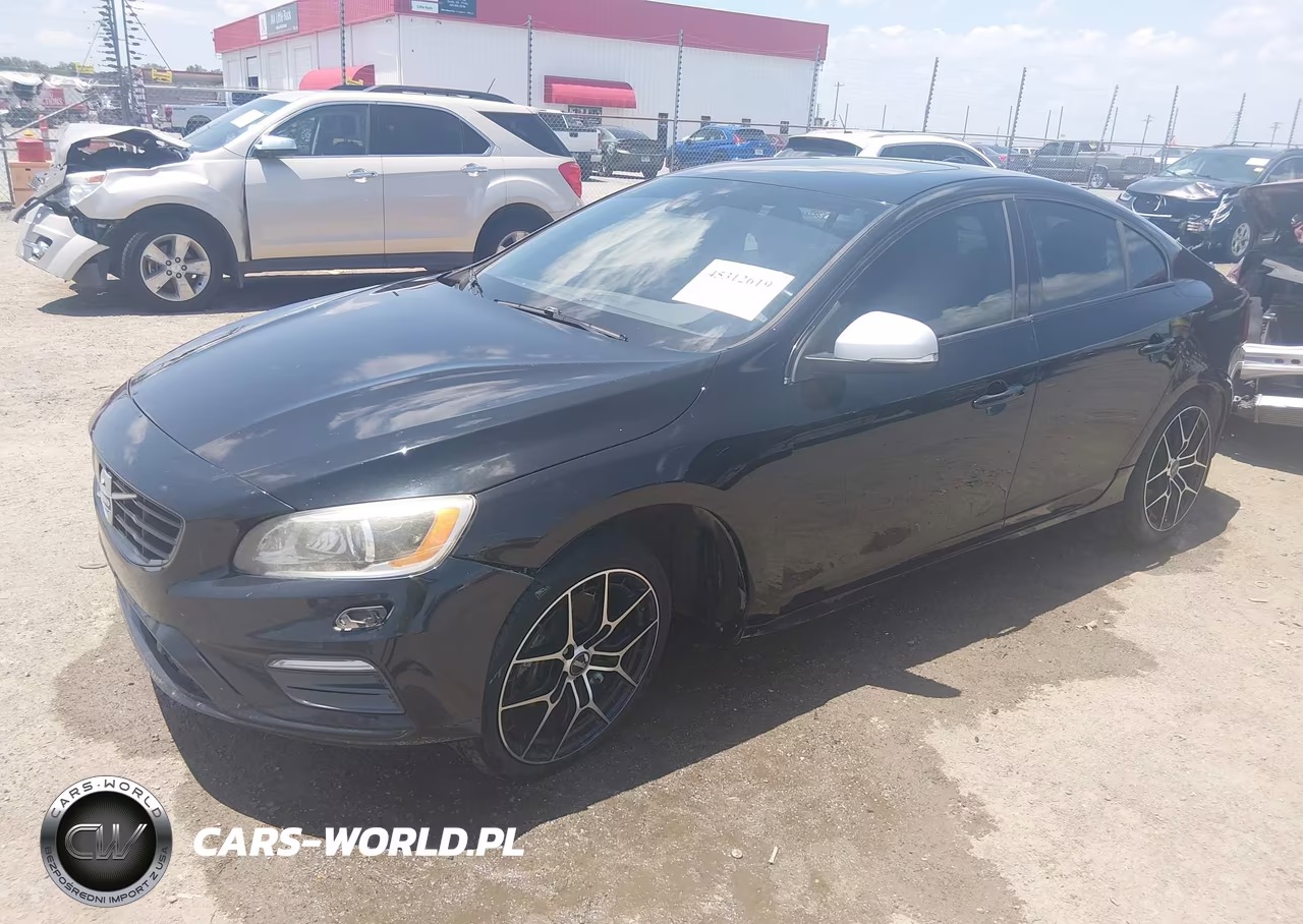 2017 Volvo S60 T6 R-Design Platinum VIN:YV149MTSXH2438627 - 2
