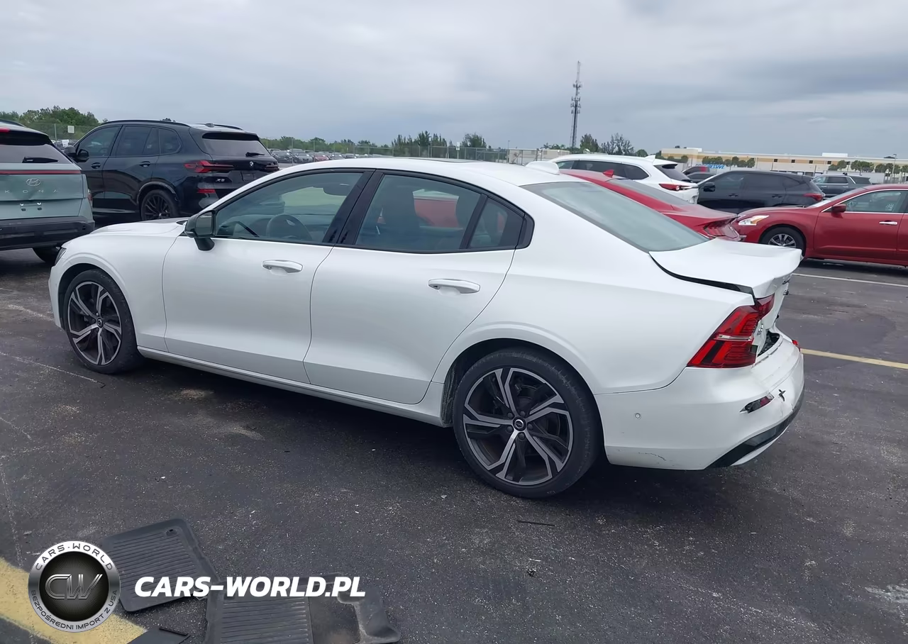 2024 Volvo S60 B5 Plus Dark Theme VIN:7JRL12FLXRG284511 - 3