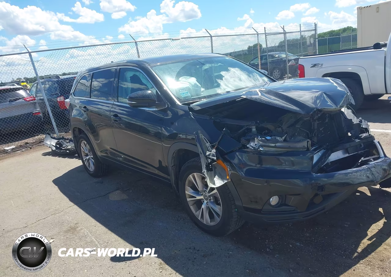 2016 Toyota Highlander Le Plus V6 – zdjęcie 1 z 17