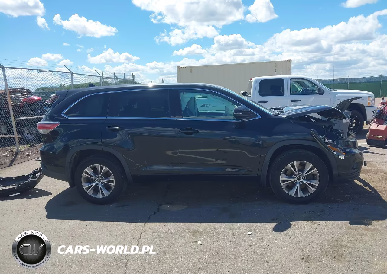 2016 Toyota Highlander Le Plus V6 VIN:5TDBKRFH4GS301835 - 14