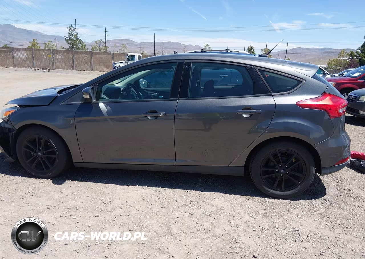 2017 Ford Focus Se VIN:1FADP3K24HL239547 - 13