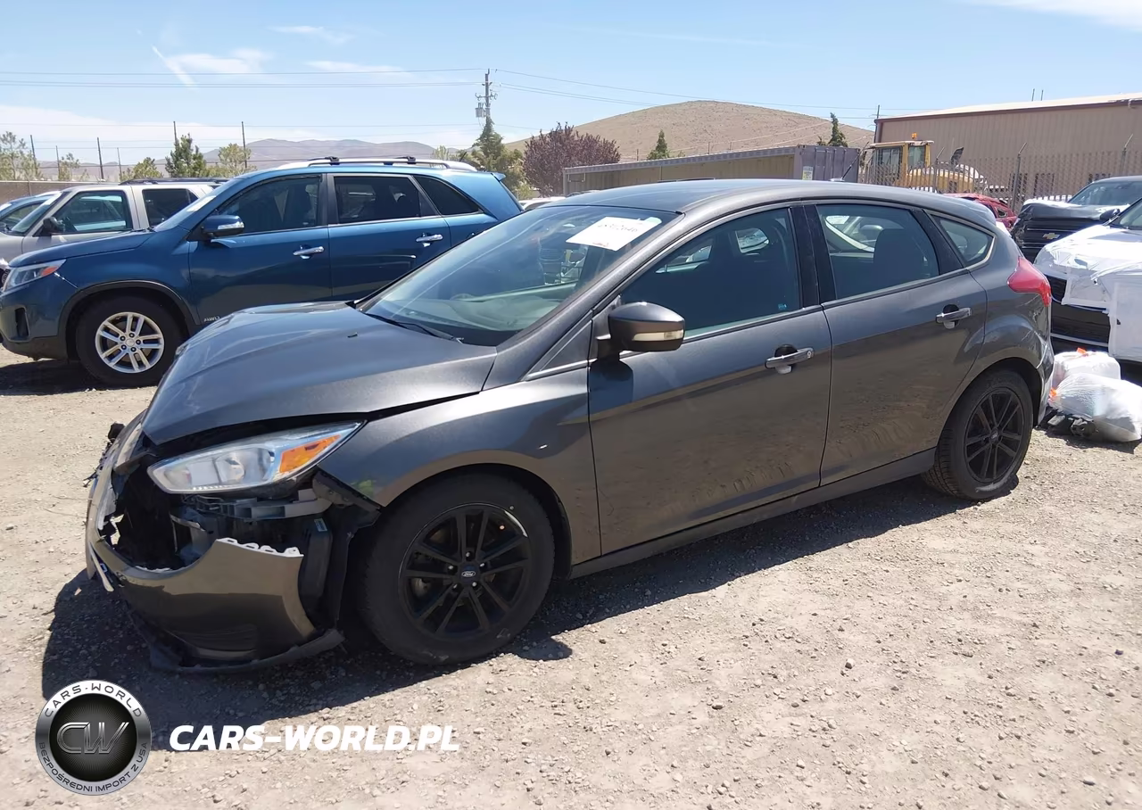 2017 Ford Focus Se VIN:1FADP3K24HL239547 - 2