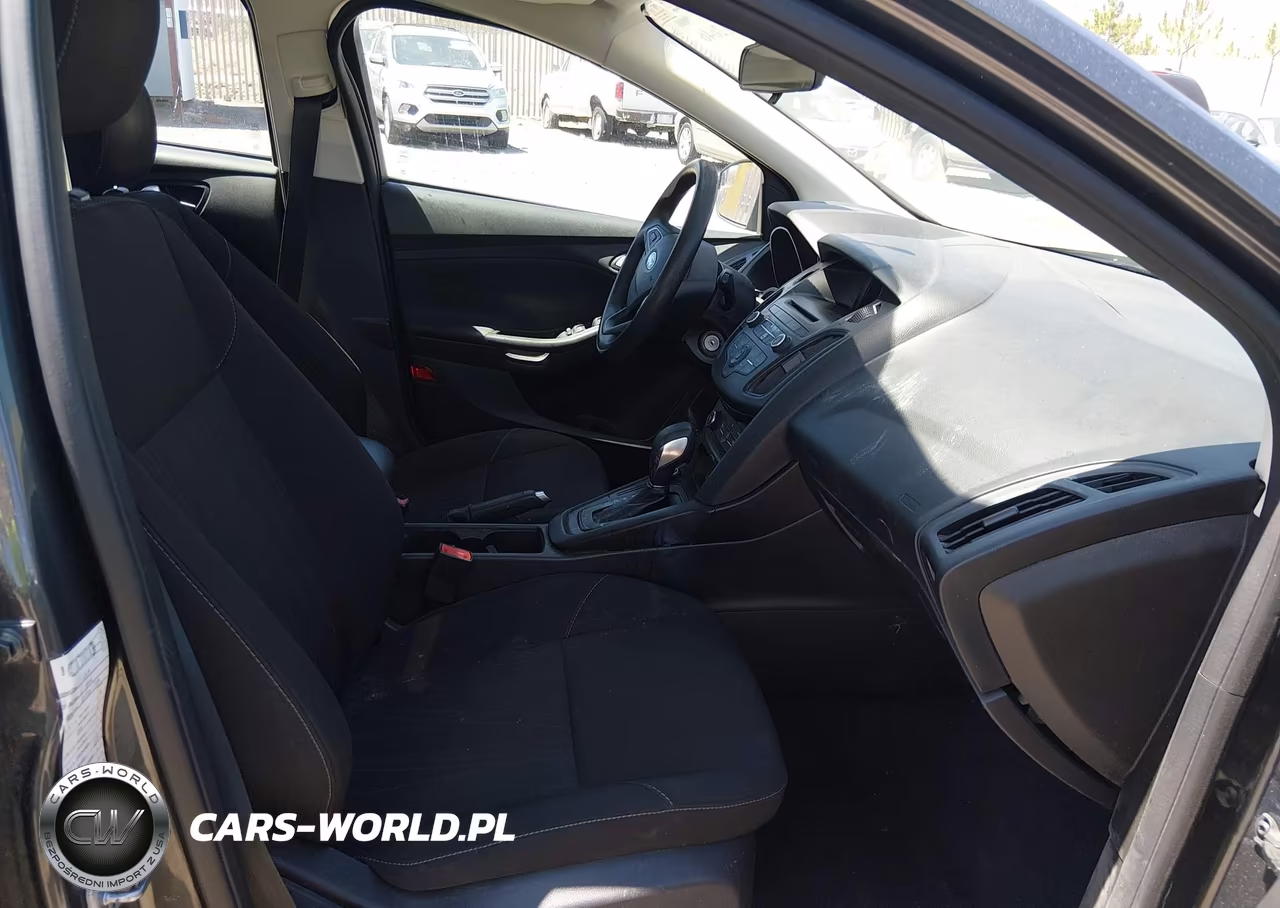 2017 Ford Focus Se VIN:1FADP3K24HL239547 - 5