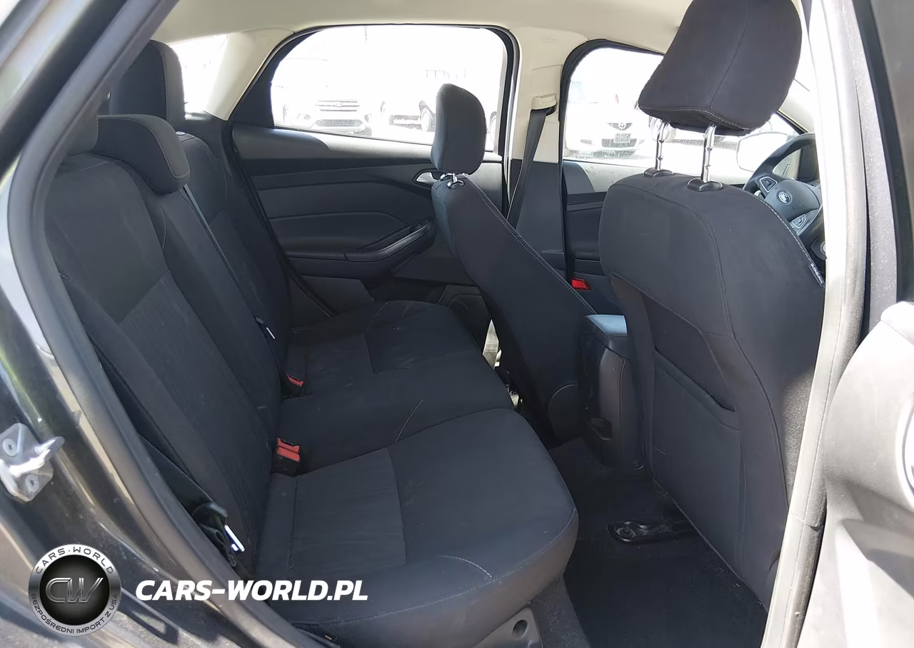 2017 Ford Focus Se VIN:1FADP3K24HL239547 - 8