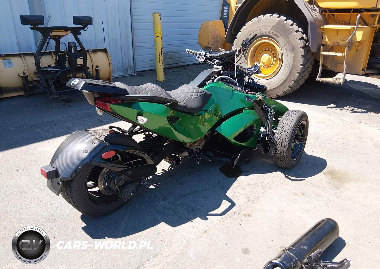 2012 Can-Am Spyder Roadster Rs VIN:2BXJALA1XCV000552 - 4