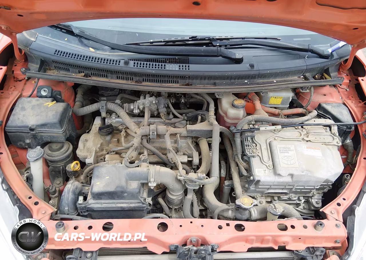 2012 Toyota Prius C Three VIN:JTDKDTB33C1010736 - 10