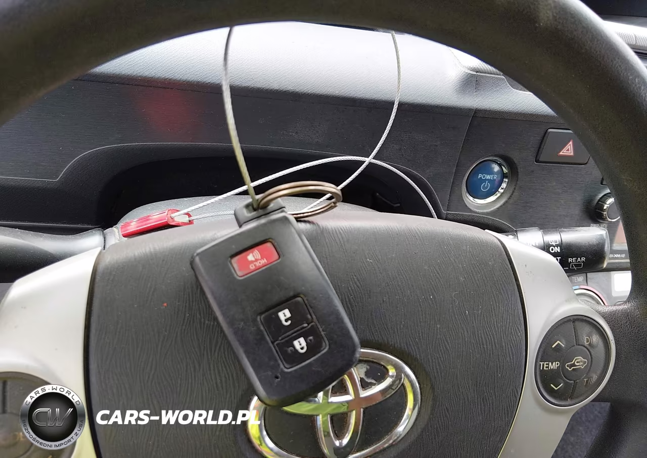 2012 Toyota Prius C Three VIN:JTDKDTB33C1010736 - 11