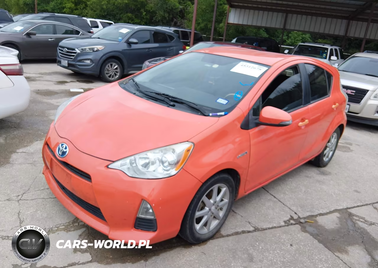 2012 Toyota Prius C Three VIN:JTDKDTB33C1010736 - 2