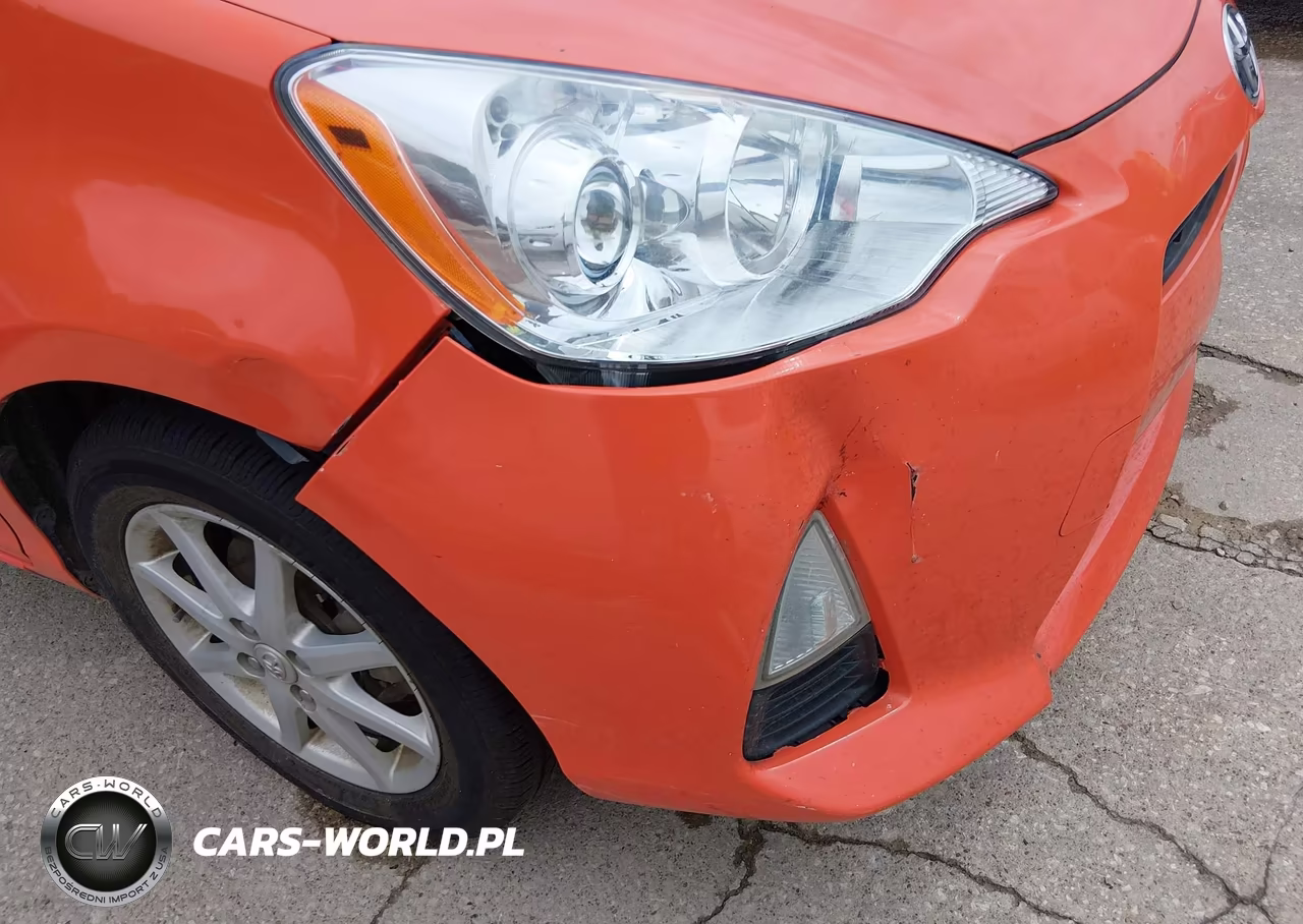 2012 Toyota Prius C Three VIN:JTDKDTB33C1010736 - 6