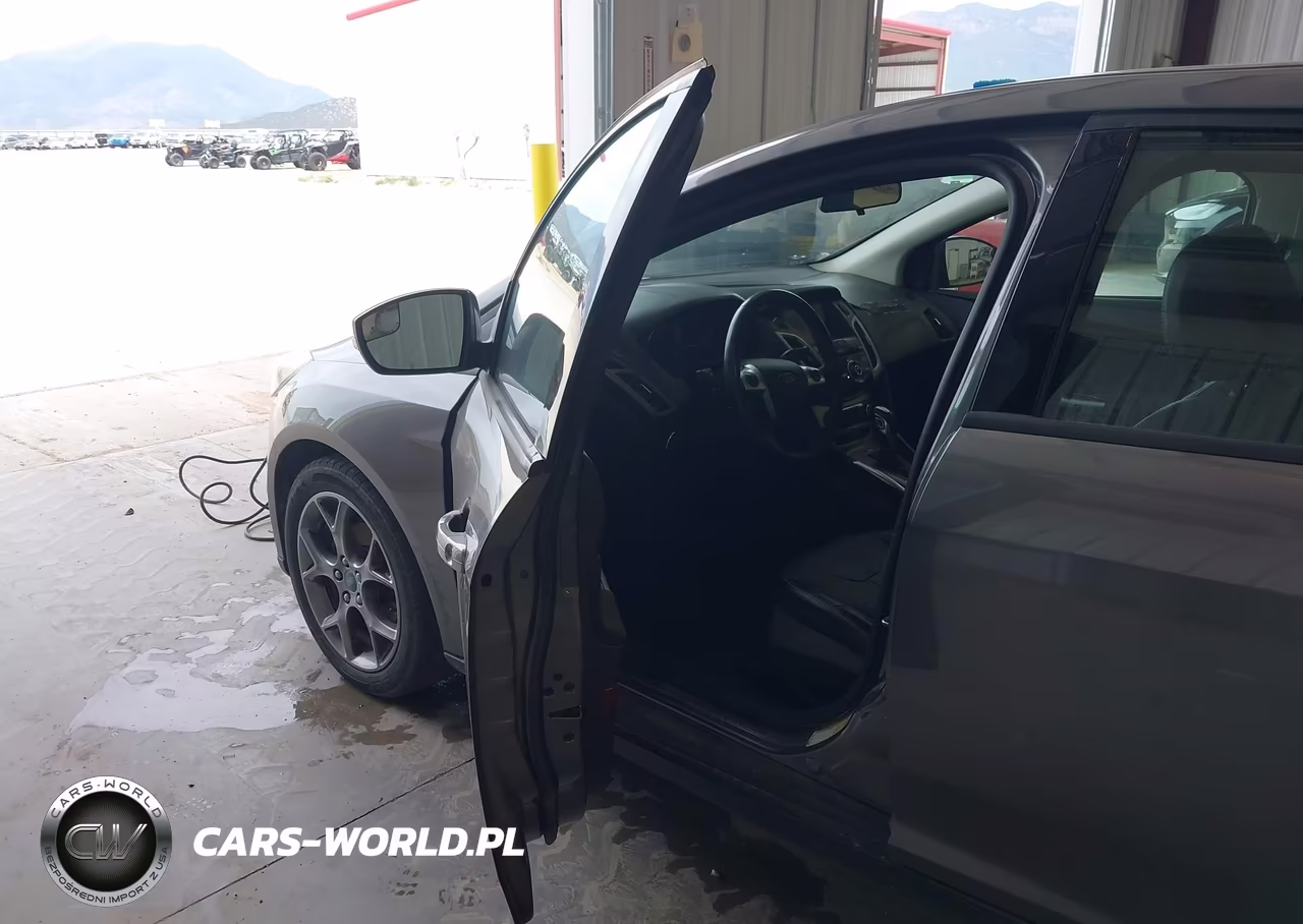 2013 Ford Focus Se VIN:1FADP3F29DL244876 - 6