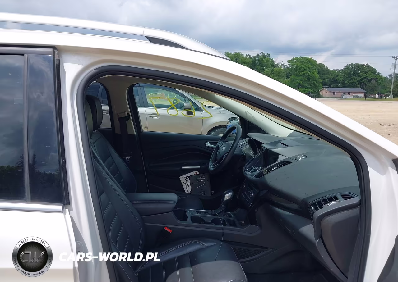2018 Ford Escape Titanium VIN:1FMCU9J92JUD34863 - 5