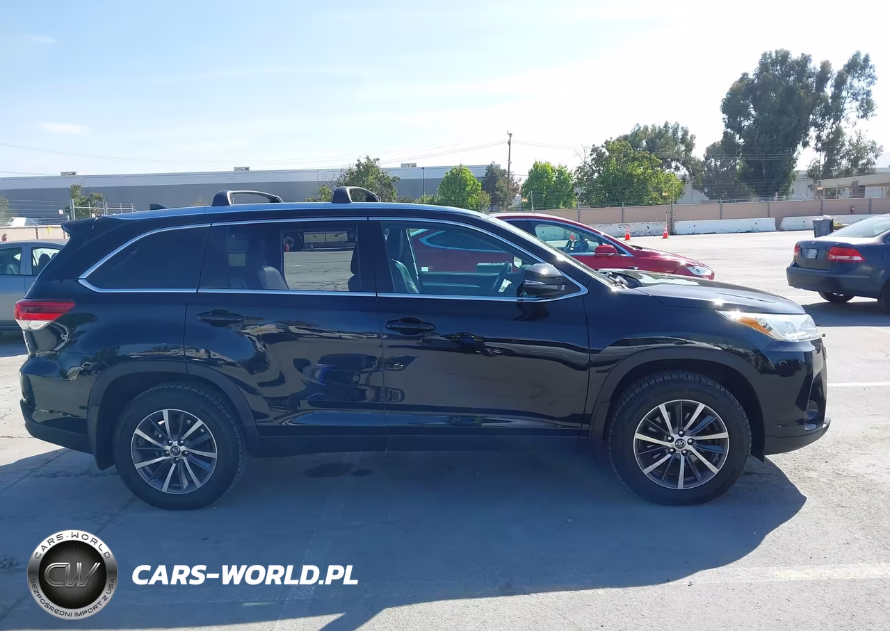 2019 Toyota Highlander Xle VIN:5TDJZRFH9KS581347 - 14