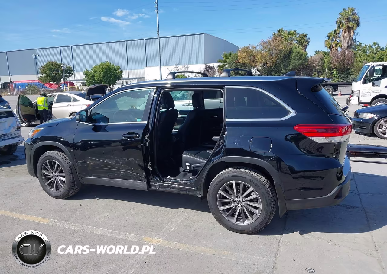 2019 Toyota Highlander Xle VIN:5TDJZRFH9KS581347 - 15
