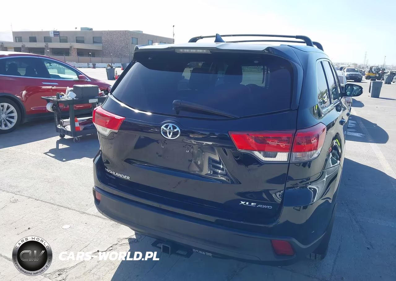 2019 Toyota Highlander Xle VIN:5TDJZRFH9KS581347 - 17