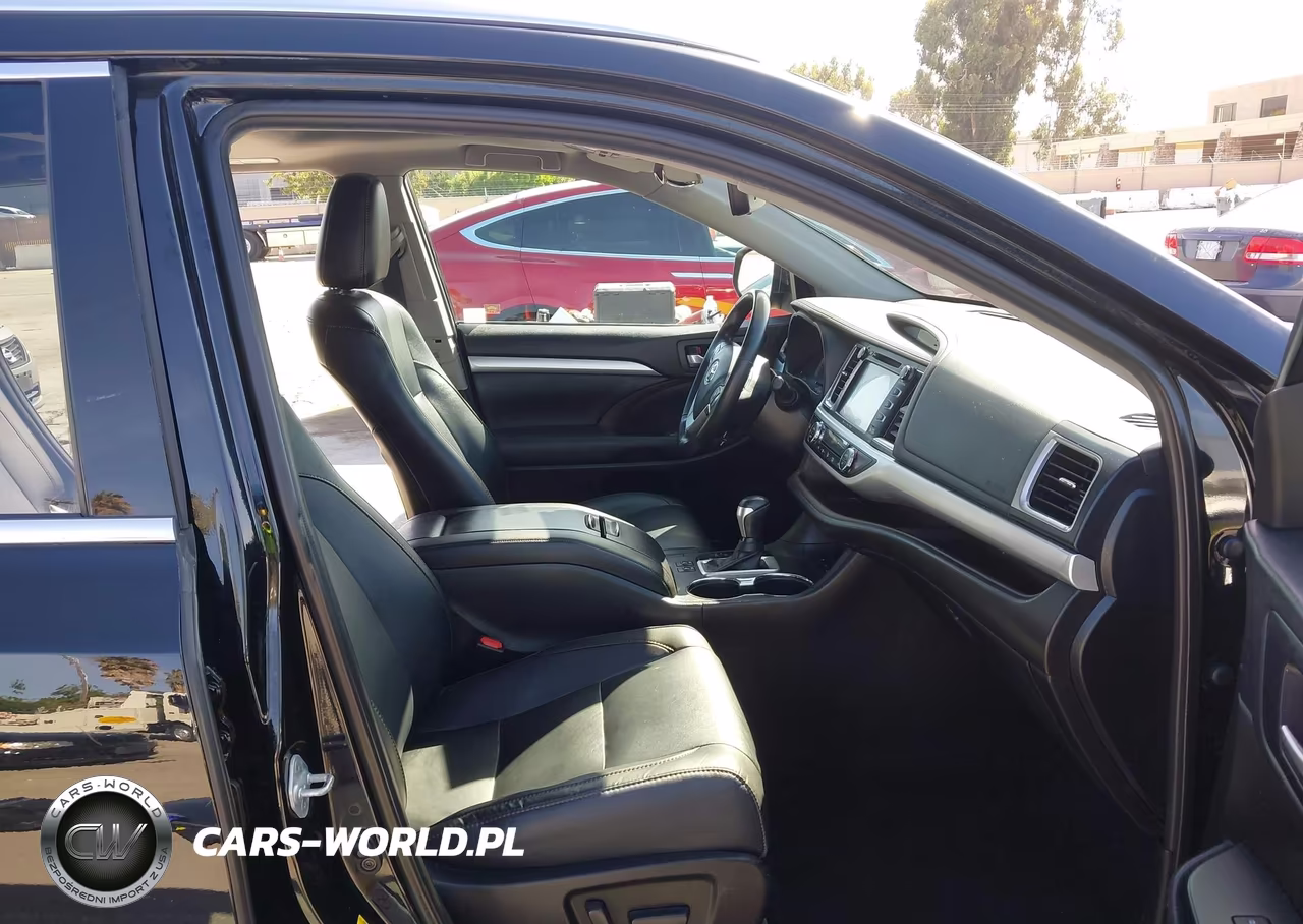 2019 Toyota Highlander Xle VIN:5TDJZRFH9KS581347 - 5
