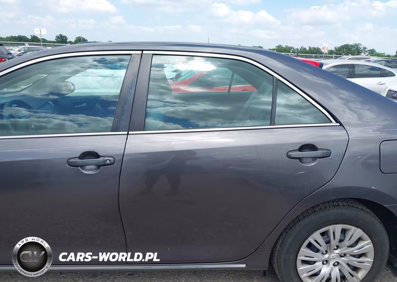 2014 Toyota Camry Le VIN:4T4BF1FK3ER430726 - 14