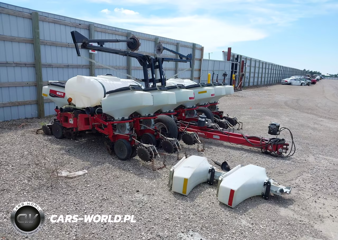 2004 Agco 8222